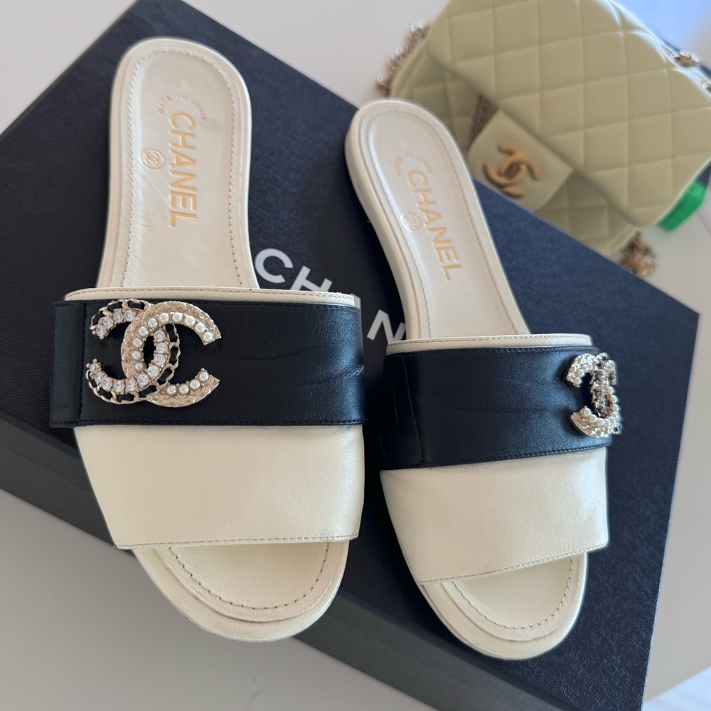Chanel 23C mules sandals - Picture 1 of 10